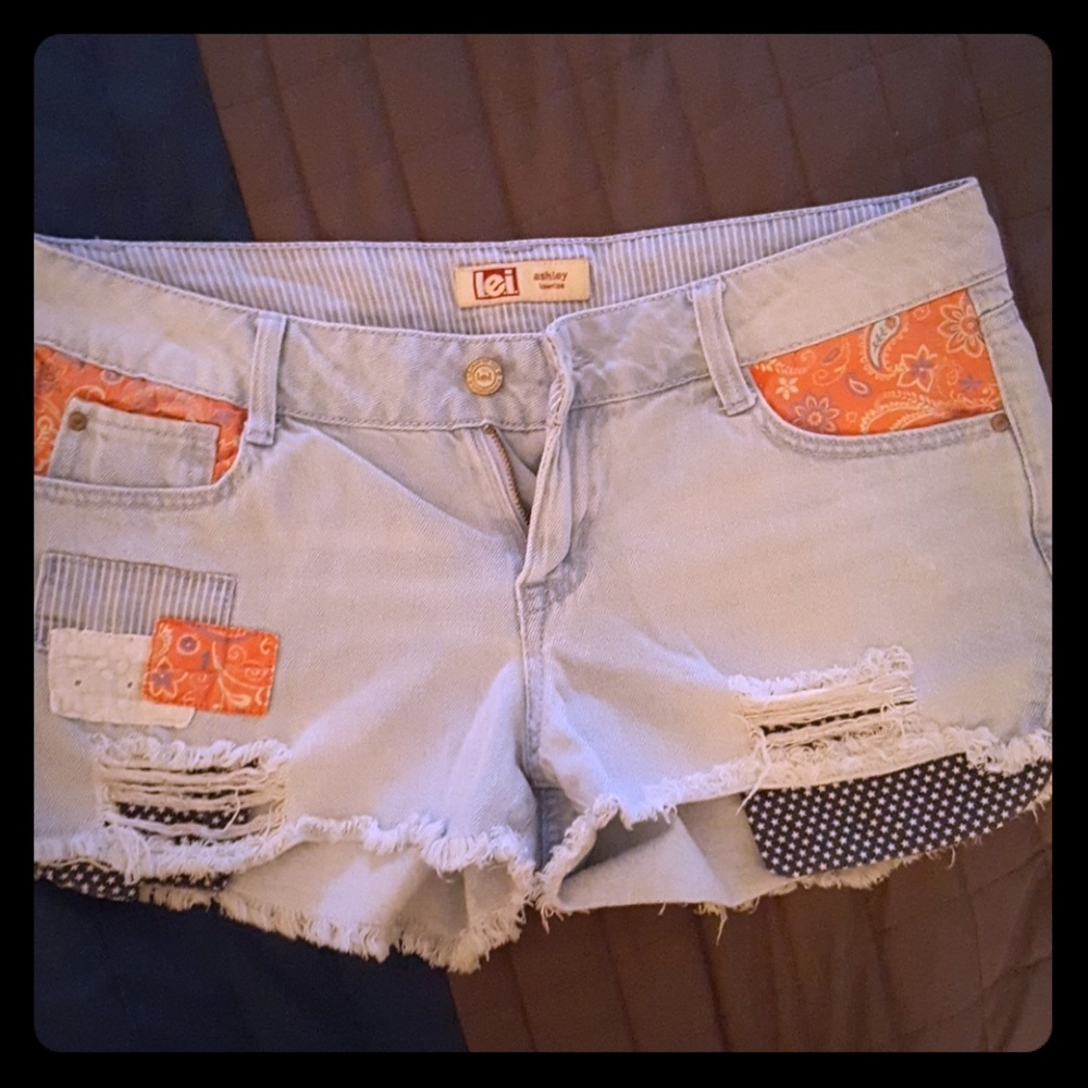 L.E.I shorts